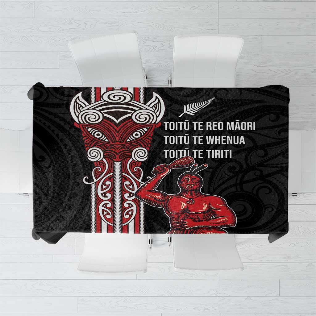 Toitu Te Reo Maori Toitu Te Whenua Toitu Te Tiriti Tablecloth Maori Warrior New Zealand LT01 Black - Polynesian Pride