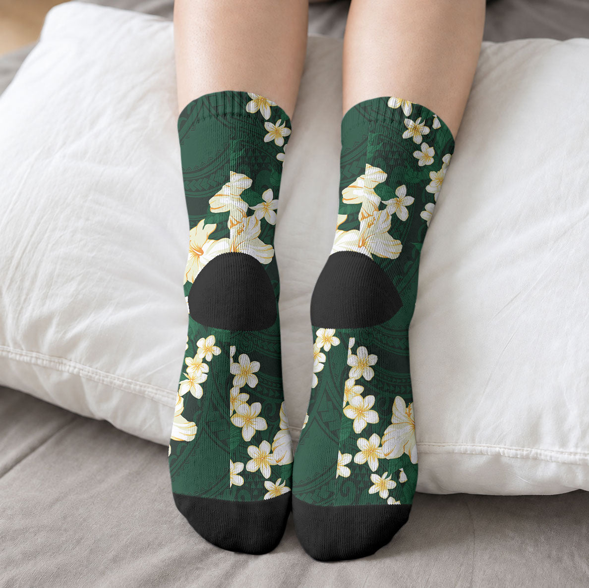Hawaii Hibiscus Plumeria Green Crew Socks Polynesian Pattern LT01 - Polynesian Pride