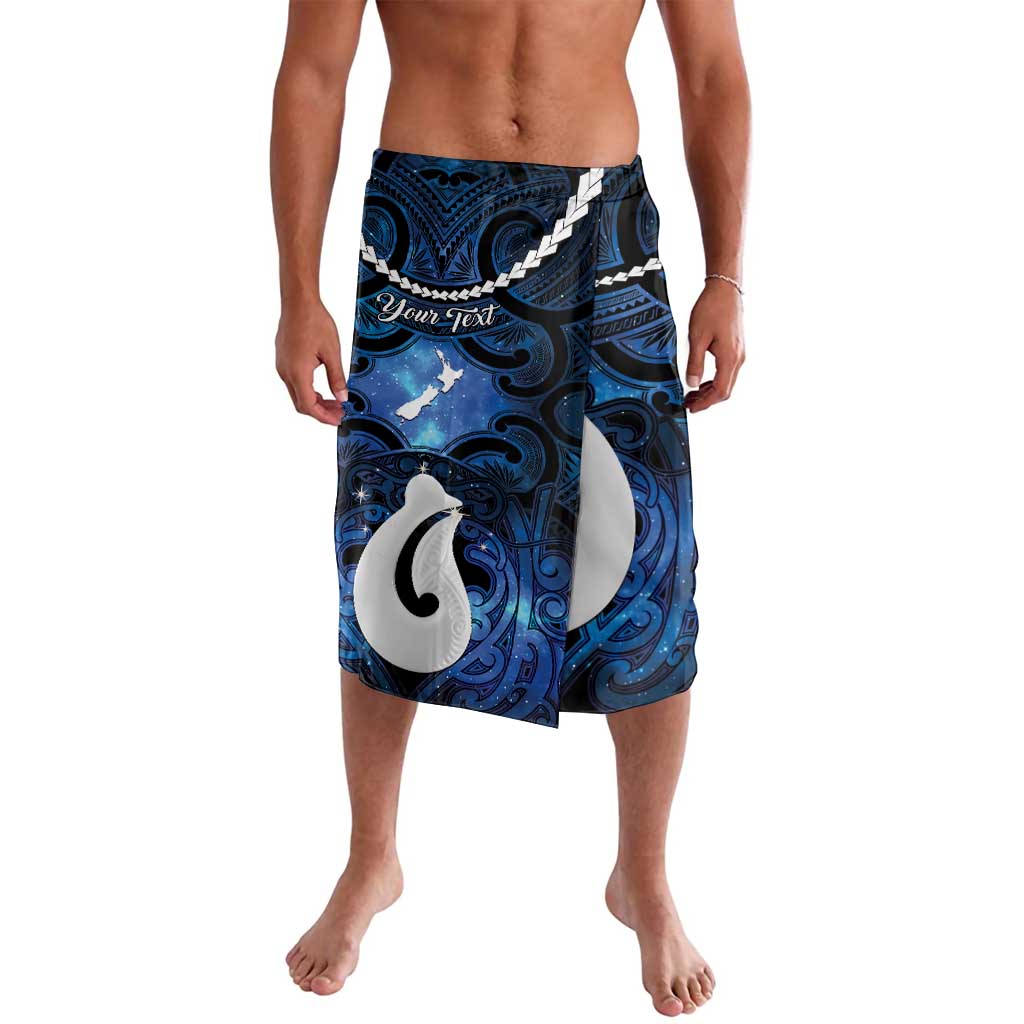 Personalized Maori Matariki Hei Matau Lavalava Maori Kowhaiwhai Pattern Galaxy LT01 Blue - Polynesian Pride