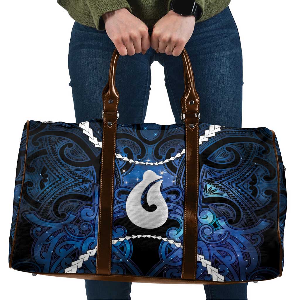 Maori Matariki Hei Matau Travel Bag Maori Kowhaiwhai Pattern Galaxy LT01 Blue - Polynesian Pride