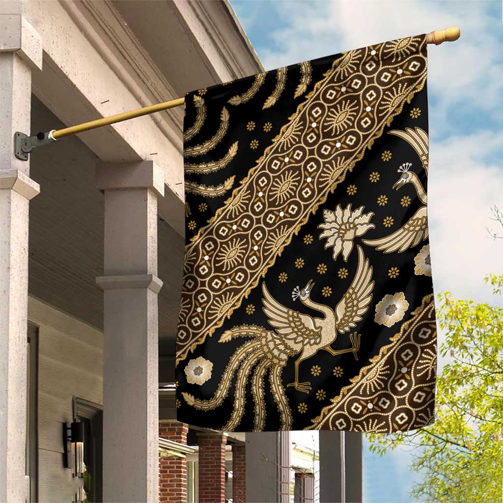 Indonesia Batik Pattern Garden Flag Gold Version