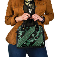 Indonesia Batik Pattern Shoulder Handbag Green Version
