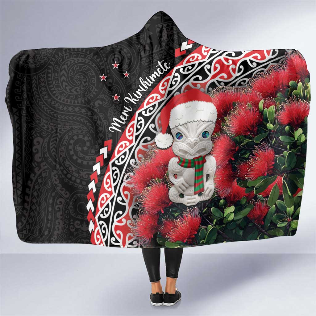 New Zealand Christmas Meri Kirihimete Hooded Blanket Santa Hei Tiki Pohutukawa LT01 One Size Black - Polynesian Pride