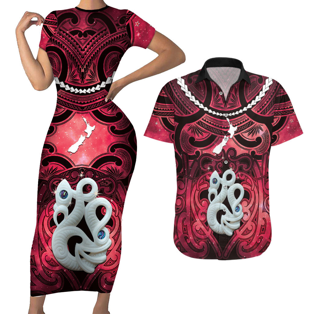 Personalised Maori Matariki Manaia Whero Couples Matching Short Sleeve Bodycon Dress and Hawaiian Shirt Maori Kowhaiwhai Pattern Galaxy LT01 Red - Polynesian Pride