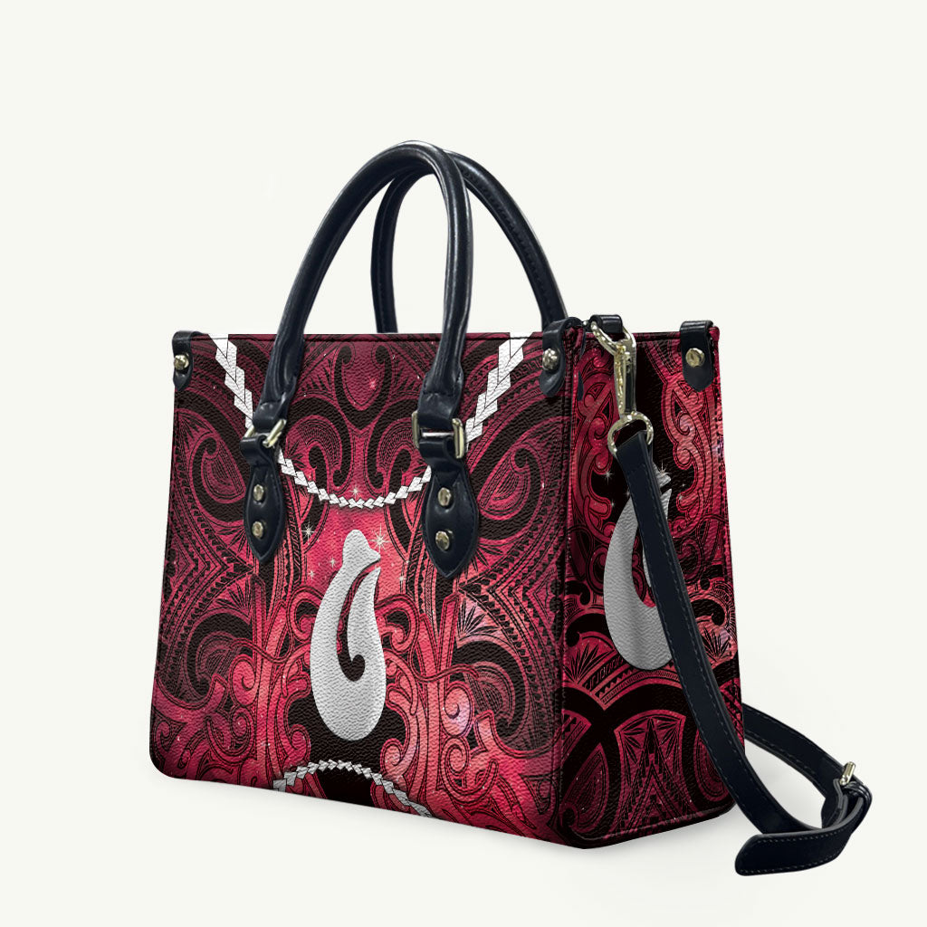 Maori Matariki Hei Matau Whero Leather Bag Maori Kowhaiwhai Pattern Galaxy LT01 Red - Polynesian Pride