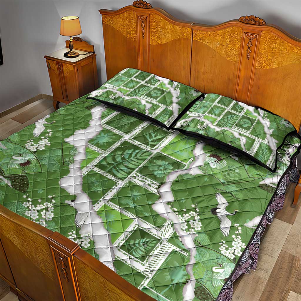Hawaii Japanese Culture Sage Green Quilt Bed Set Spring Cranes Aloha Pattern