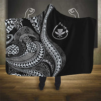 Hawaii Pineapple Gray Scale Tribal Pattern Hooded Blanket - Polynesian Pride