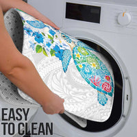 Hawaiian Couple Turtles Honi Bathroom Set Polynesian Art Motifs and Hibiscus White Blue Color - Polynesian Pride