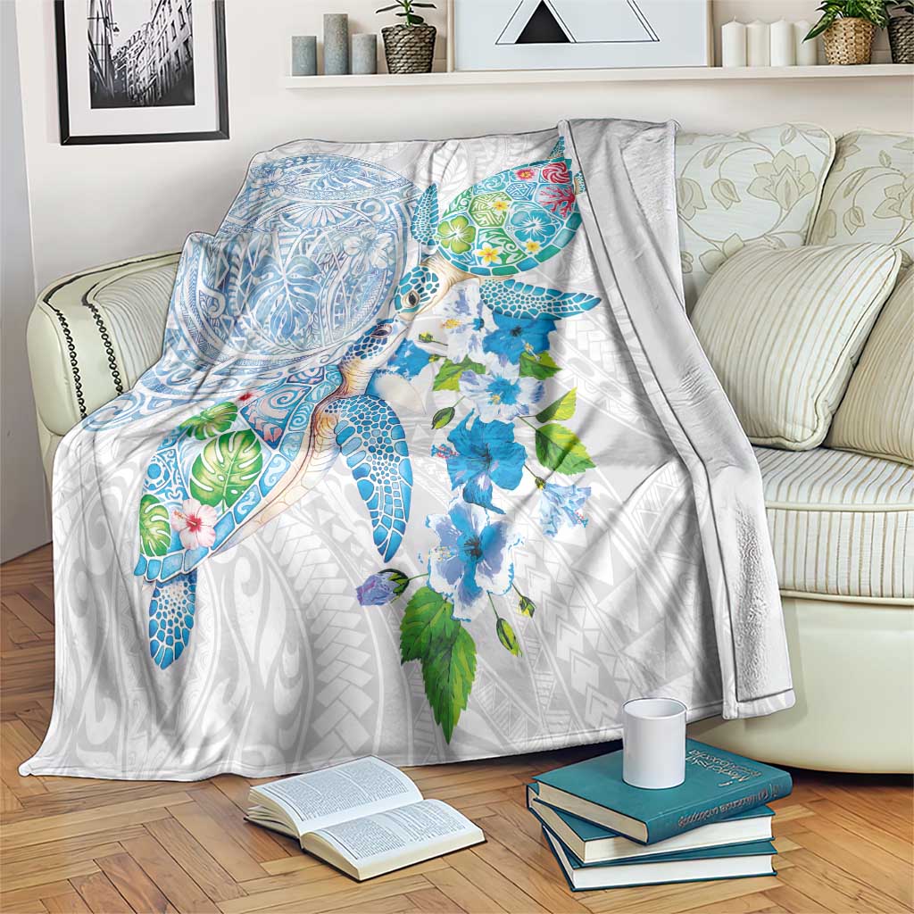 Hawaiian Couple Turtles Honi Blanket Polynesian Art Motifs and Hibiscus White Blue Color - Polynesian Pride