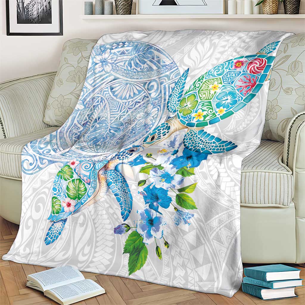 Hawaiian Couple Turtles Honi Blanket Polynesian Art Motifs and Hibiscus White Blue Color - Polynesian Pride