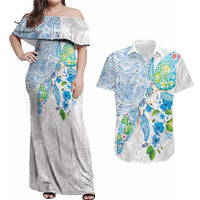Hawaiian Couple Turtles Honi Couples Matching Off Shoulder Maxi Dress and Hawaiian Shirt Polynesian Art Motifs and Hibiscus White Blue Color - Polynesian Pride
