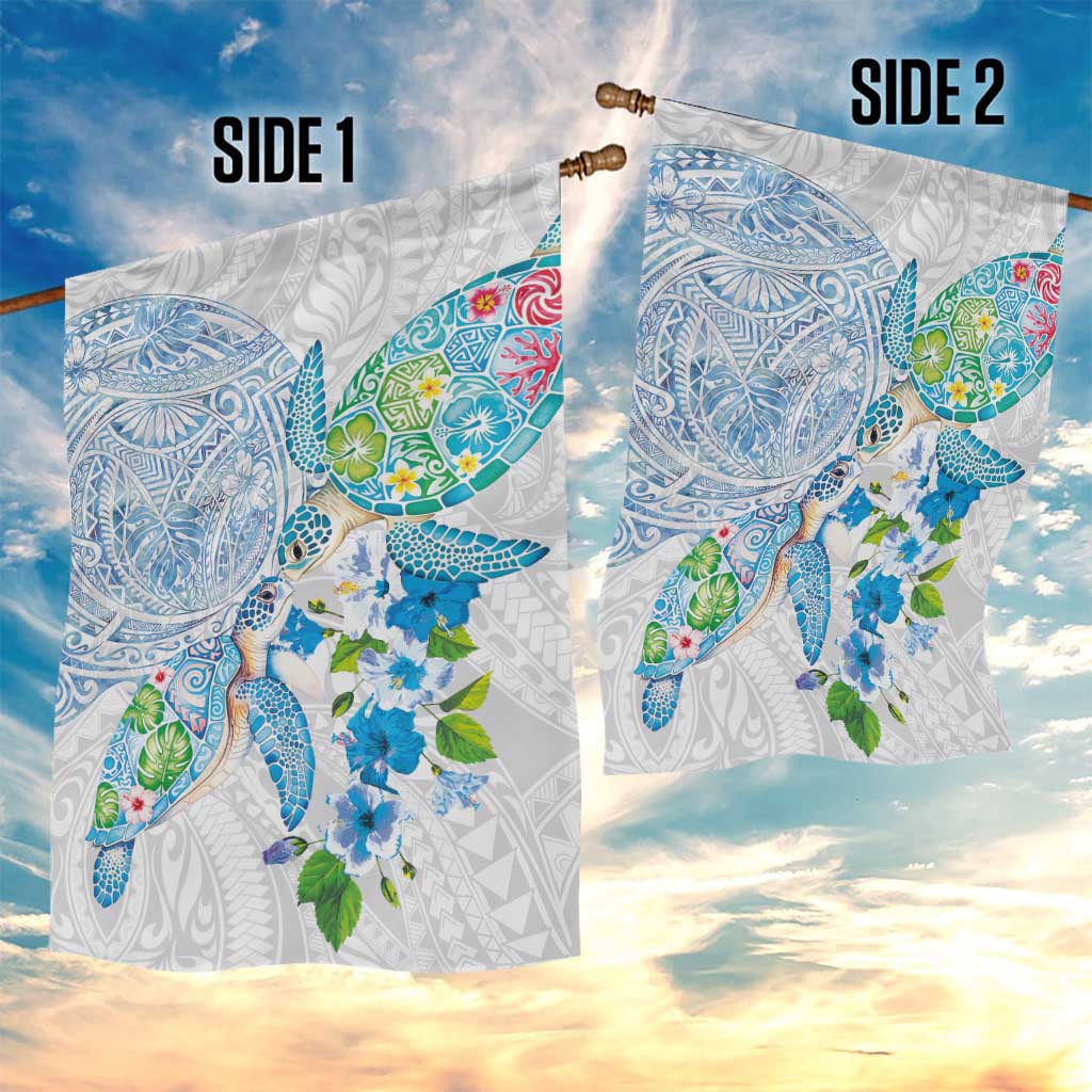 Hawaiian Couple Turtles Honi Garden Flag Polynesian Art Motifs and Hibiscus White Blue Color - Polynesian Pride