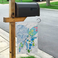 Hawaiian Couple Turtles Honi Garden Flag Polynesian Art Motifs and Hibiscus White Blue Color - Polynesian Pride