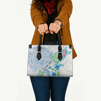 Hawaiian Couple Turtles Honi Leather Bag Polynesian Art Motifs and Hibiscus White Blue Color - Polynesian Pride