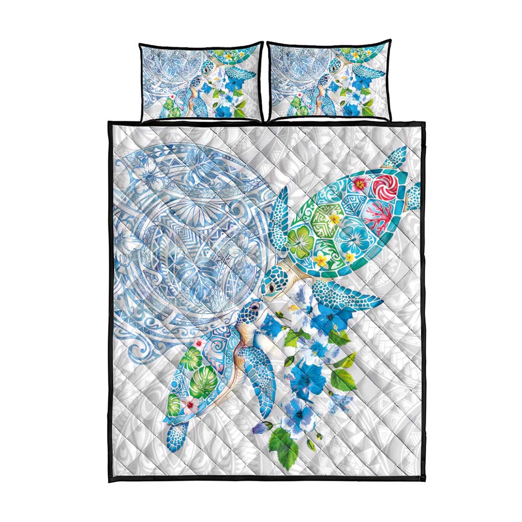 Hawaiian Couple Turtles Honi Quilt Bed Set Polynesian Art Motifs and Hibiscus White Blue Color - Polynesian Pride