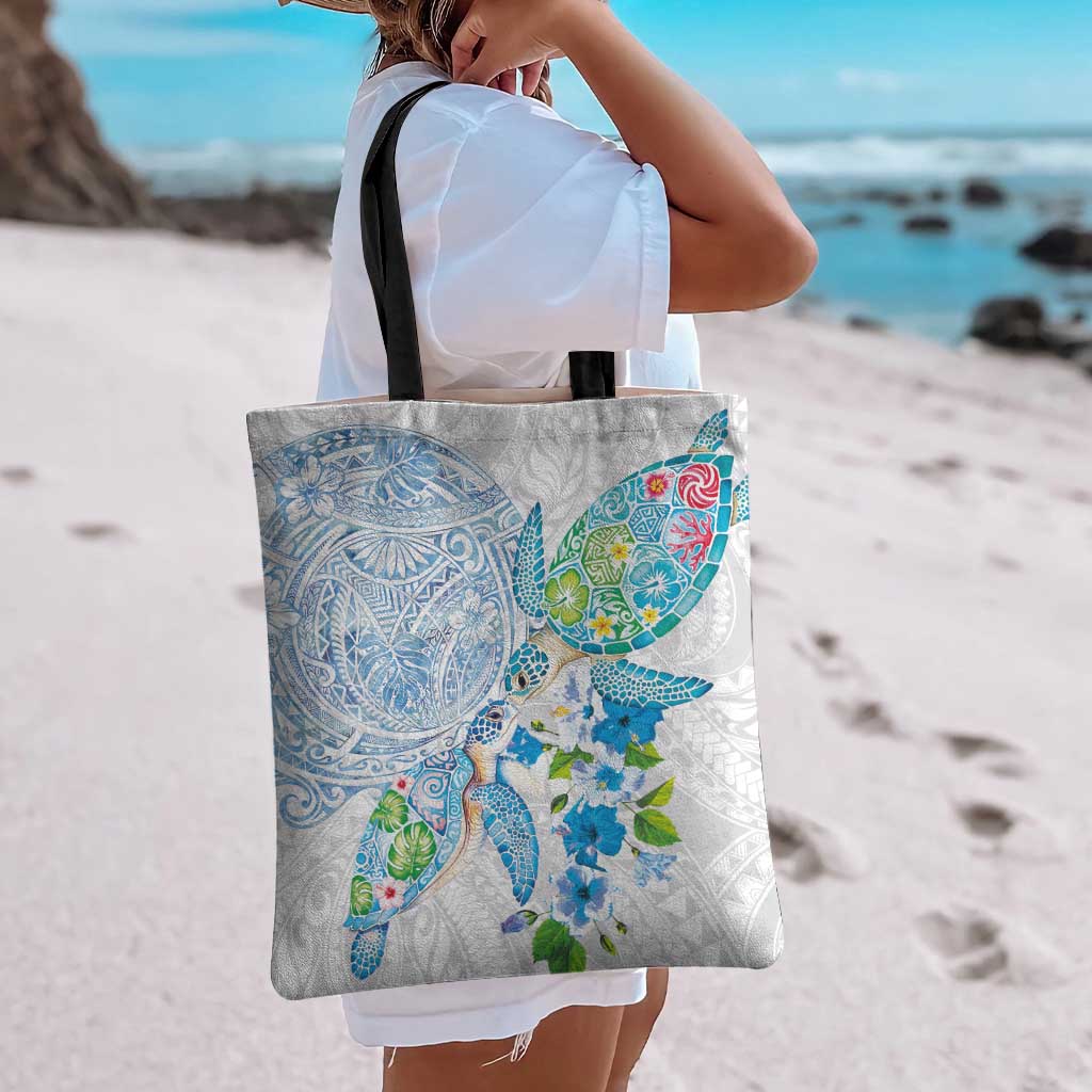 Hawaiian Couple Turtles Honi Tote Bag Polynesian Art Motifs and Hibiscus White Blue Color - Polynesian Pride