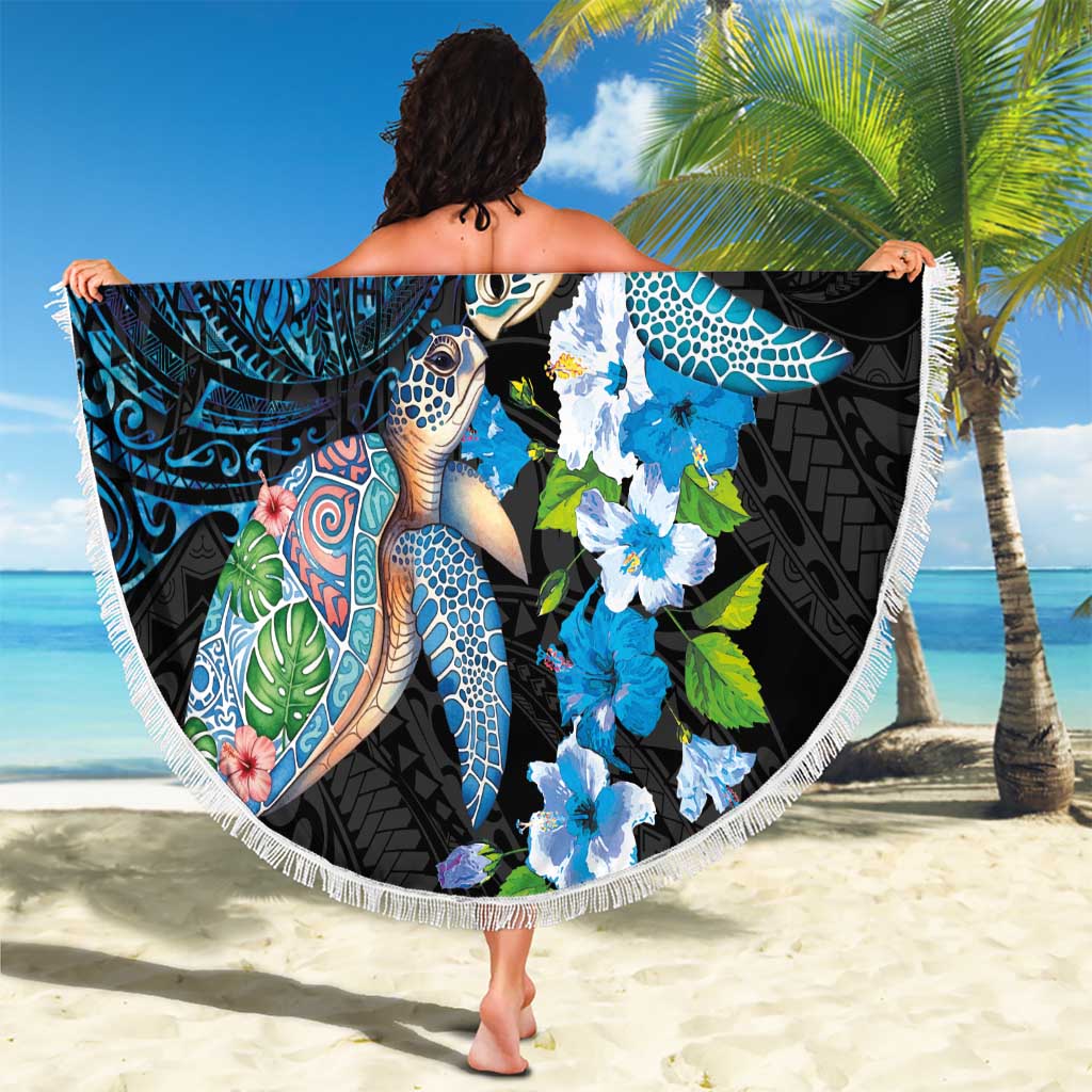Hawaiian Couple Turtles Honi Beach Blanket Polynesian Art Motifs and Hibiscus Black Blue Color - Polynesian Pride