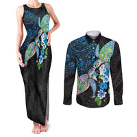 Hawaiian Couple Turtles Honi Couples Matching Tank Maxi Dress and Long Sleeve Button Shirt Polynesian Art Motifs and Hibiscus Black Blue Color - Polynesian Pride