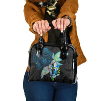 Hawaiian Couple Turtles Honi Shoulder Handbag Polynesian Art Motifs and Hibiscus Black Blue Color - Polynesian Pride