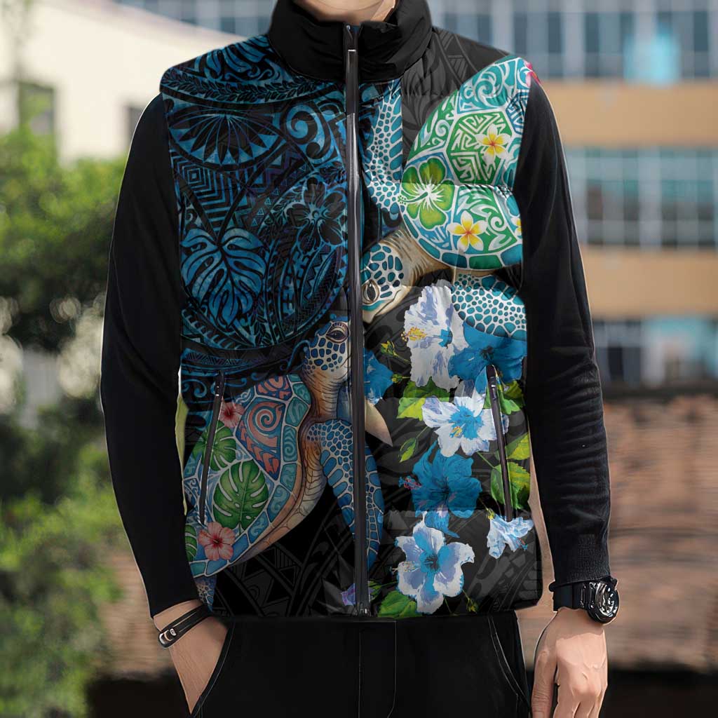 Hawaiian Couple Turtles Honi Sleeveless Puffer Jacket Polynesian Art Motifs and Hibiscus Black Blue Color - Polynesian Pride