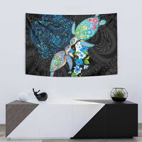 Hawaiian Couple Turtles Honi Tapestry Polynesian Art Motifs and Hibiscus Black Blue Color - Polynesian Pride
