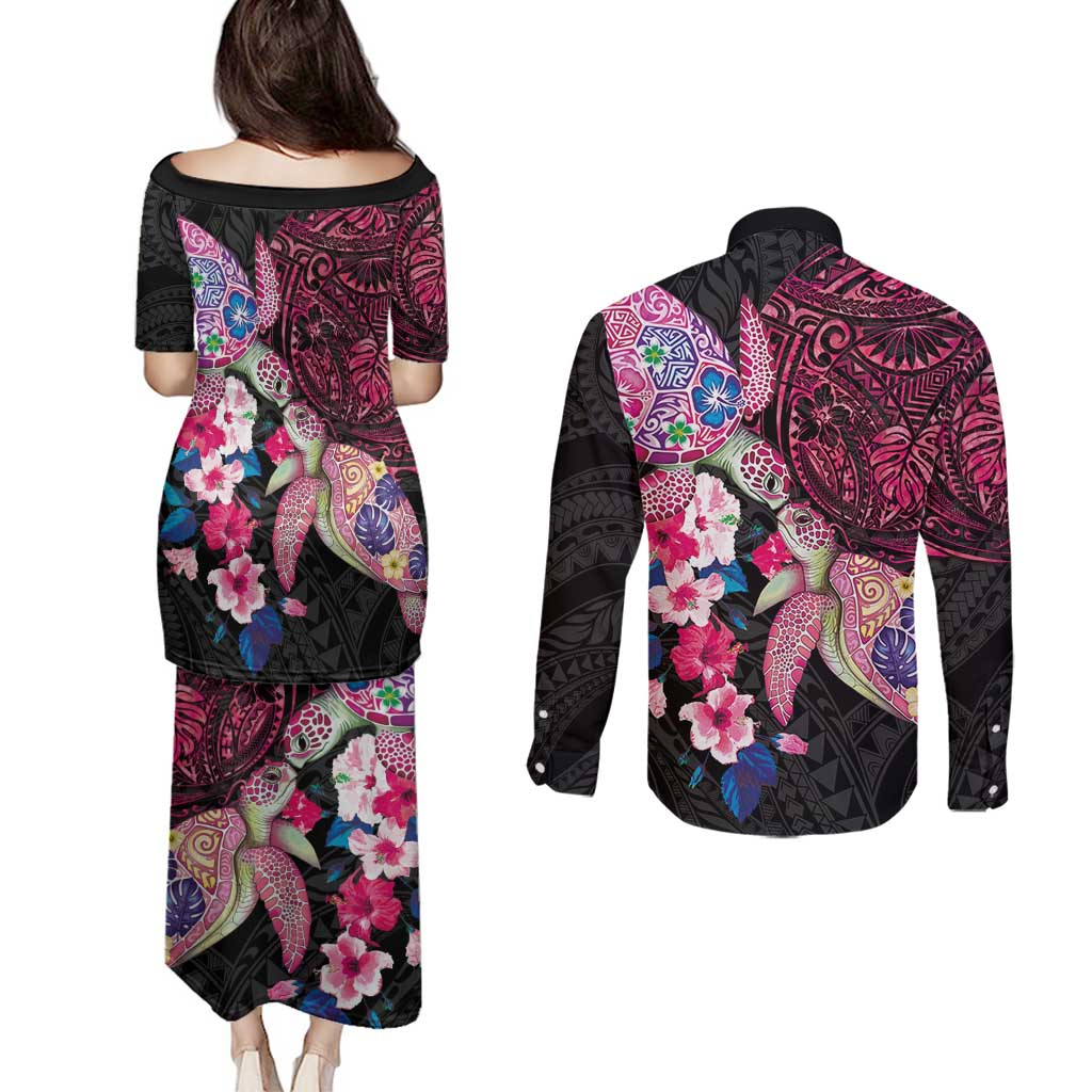 Hawaiian Couple Turtles Honi Couples Matching Puletasi and Long Sleeve Button Shirt Polynesian Art Motifs and Hibiscus Black Red Color - Polynesian Pride