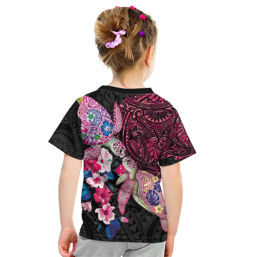 Hawaiian Couple Turtles Honi Kid T Shirt Polynesian Art Motifs and Hibiscus Black Red Color - Polynesian Pride