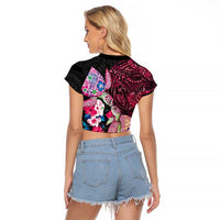 Hawaiian Couple Turtles Honi Raglan Cropped T Shirt Polynesian Art Motifs and Hibiscus Black Red Color - Polynesian Pride