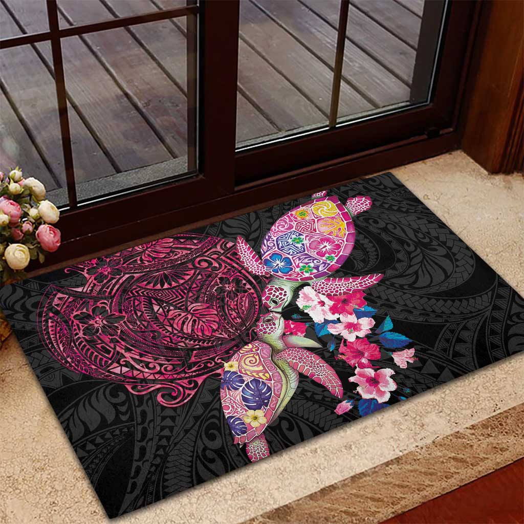 Hawaiian Couple Turtles Honi Rubber Doormat Polynesian Art Motifs and Hibiscus Black Red Color - Polynesian Pride