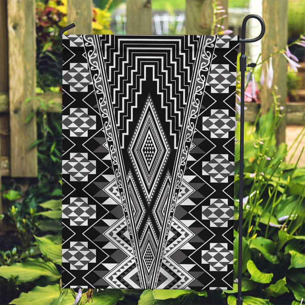 Aotearoa Tukutuku and Poutama Motif Classic Garden Flag LT03 Garden Flag Gray - Polynesian Pride