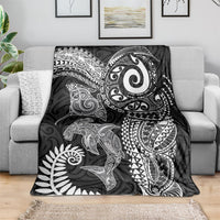 Aotearoa Maori Sea Animals Tribal Blanket Manta Ray and Shark Moko Pattern Black Color