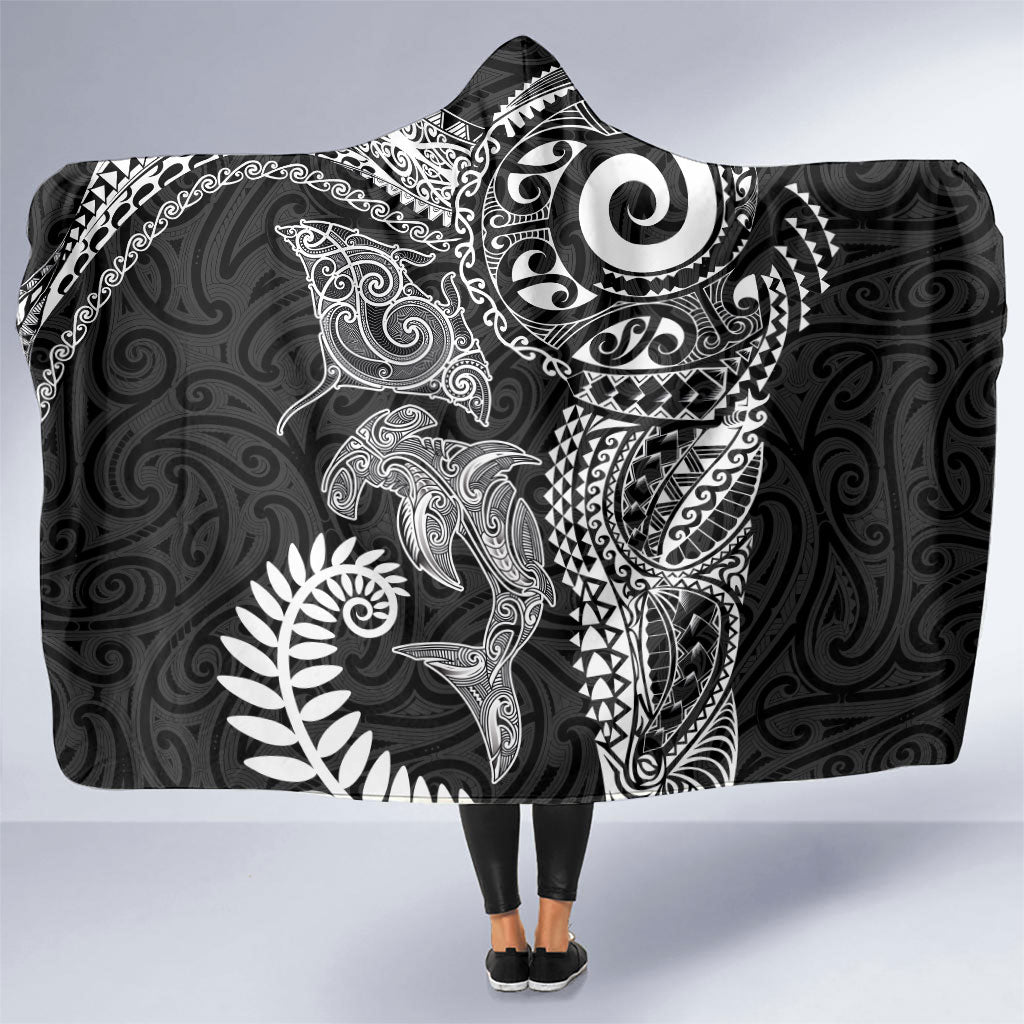 Aotearoa Maori Sea Animals Tribal Hooded Blanket Manta Ray and Shark Moko Pattern Black Color LT03 One Size Black - Polynesian Pride