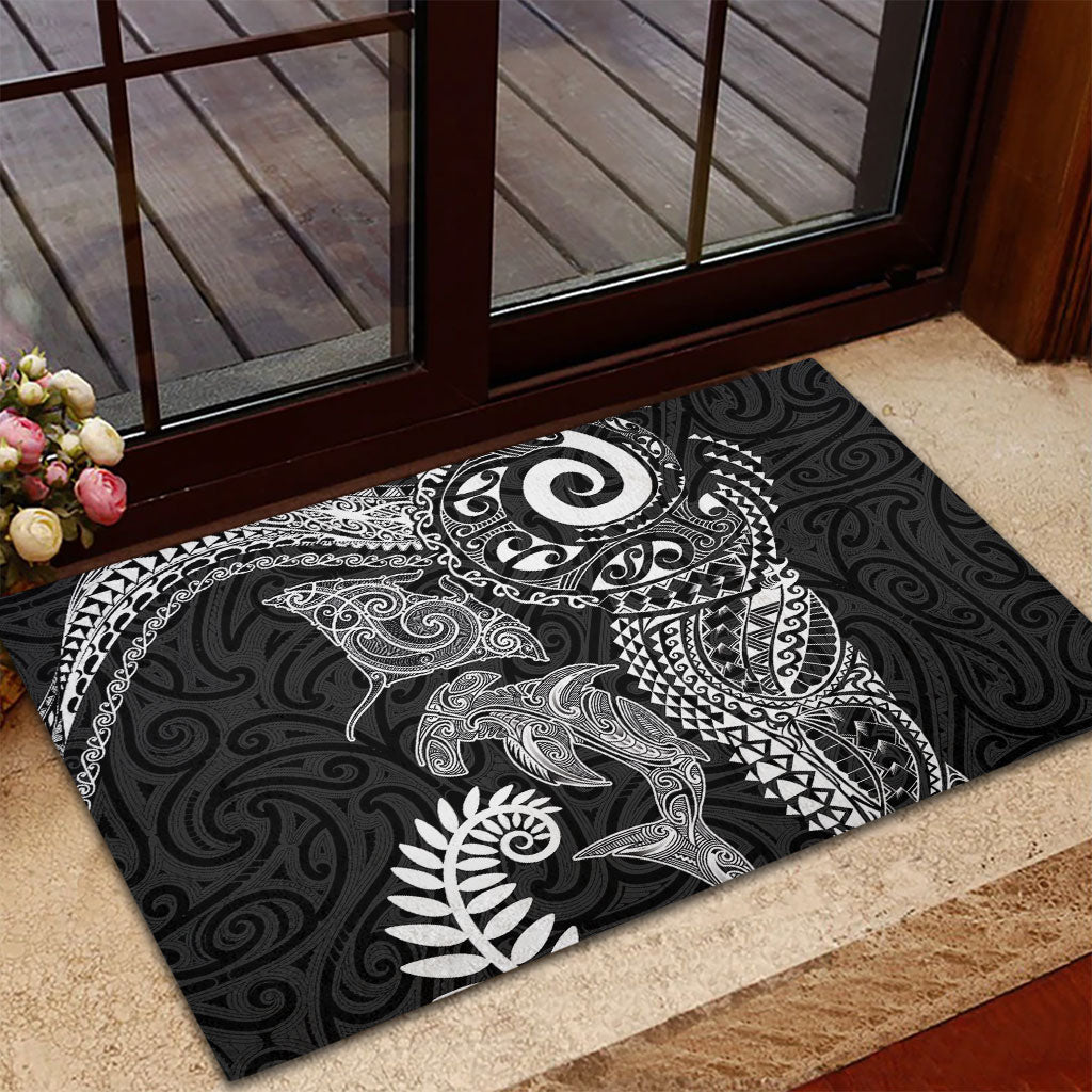 Aotearoa Maori Sea Animals Tribal Rubber Doormat Manta Ray and Shark Moko Pattern Black Color LT03 - Polynesian Pride