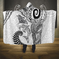 Aotearoa Maori Sea Animals Tribal Hooded Blanket Manta Ray and Shark Moko Pattern White Color