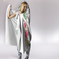 Hawaii DNA Kakau Tattoo Hooded Blanket with Plumeria and Hibiscus Tropical Plants White Color