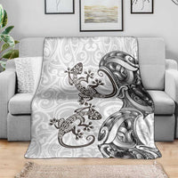 New Zealand Gecko Maori Art Tattoo Blanket White Color LT03 - Polynesian Pride