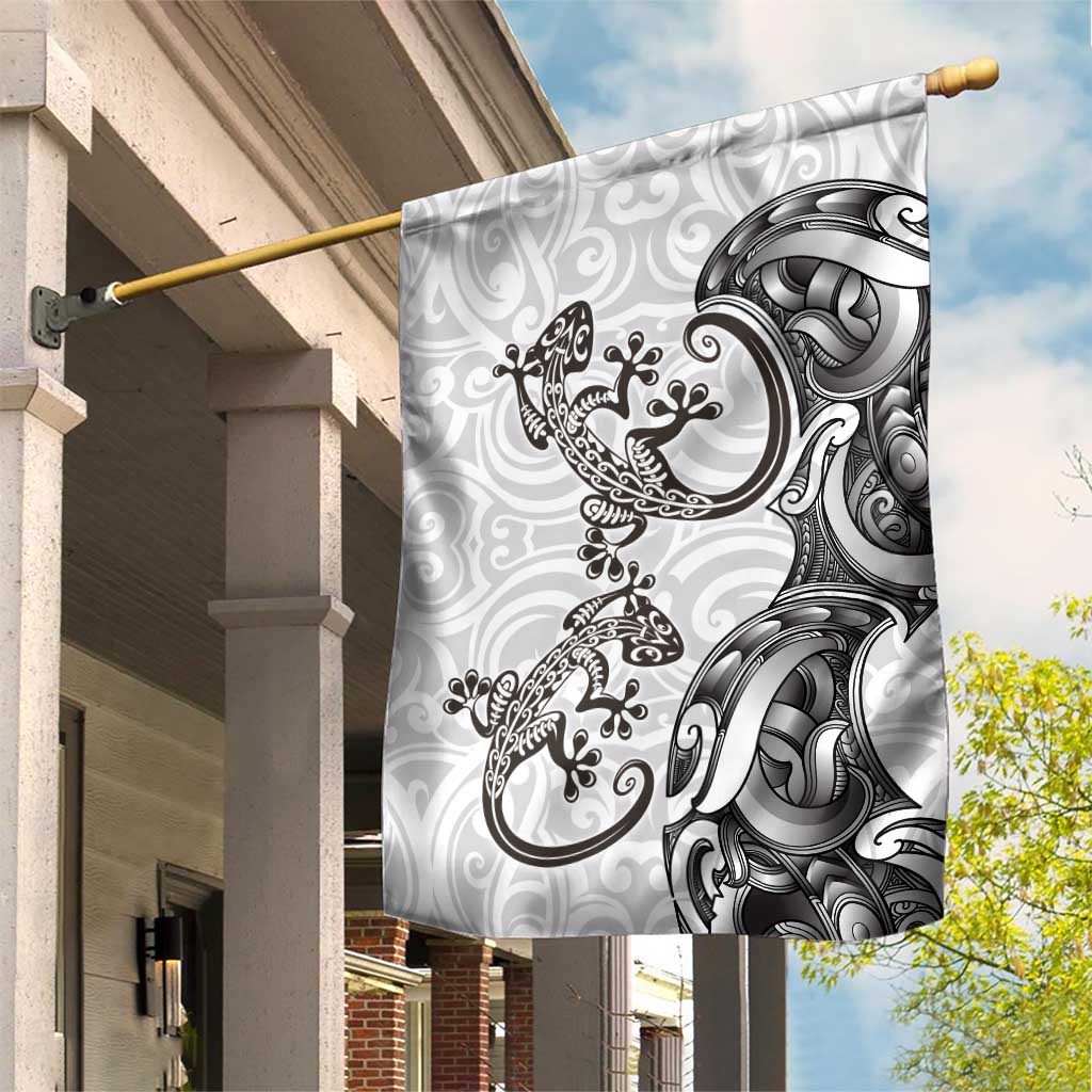 New Zealand Gecko Maori Art Tattoo Garden Flag White Color LT03 House Flag White - Polynesian Pride
