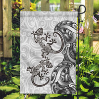 New Zealand Gecko Maori Art Tattoo Garden Flag White Color LT03 Garden Flag White - Polynesian Pride