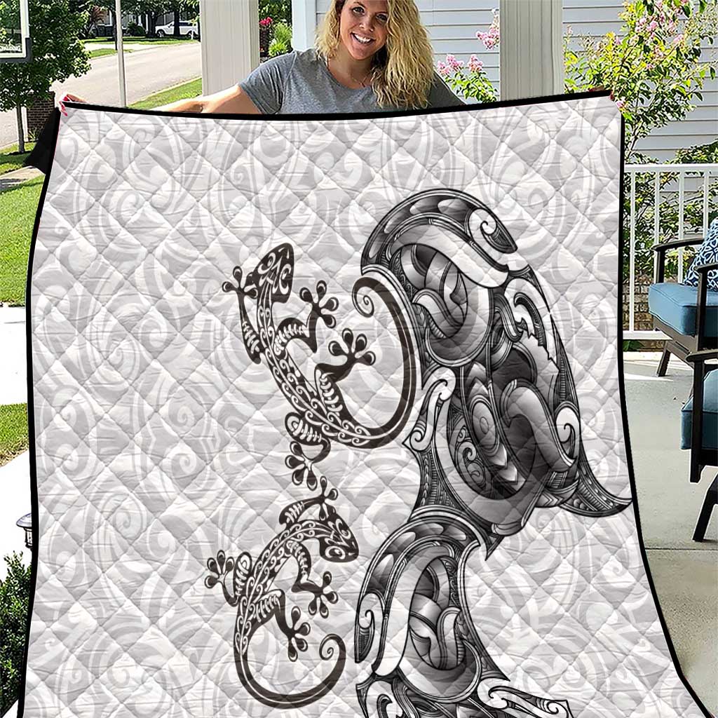 New Zealand Gecko Maori Art Tattoo Quilt White Color