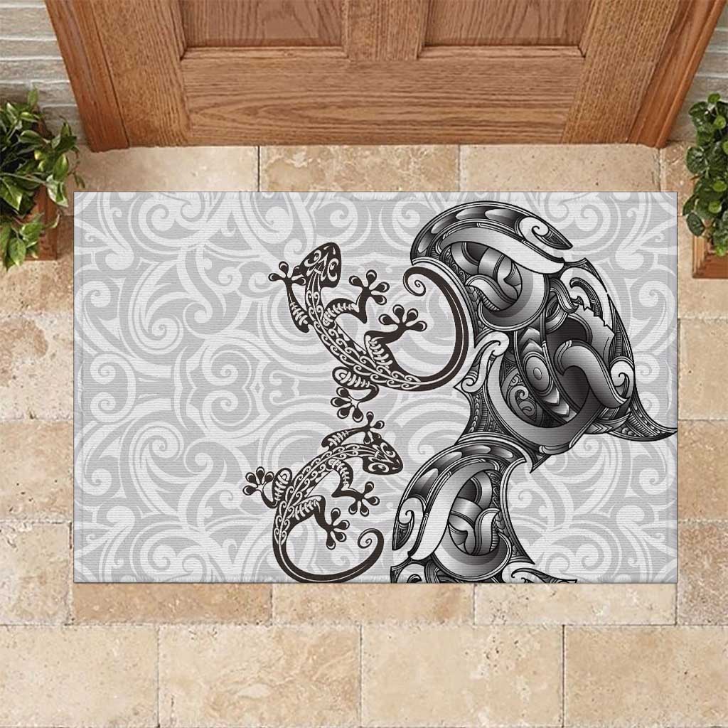 New Zealand Gecko Maori Art Tattoo Rubber Doormat White Color LT03 White - Polynesian Pride