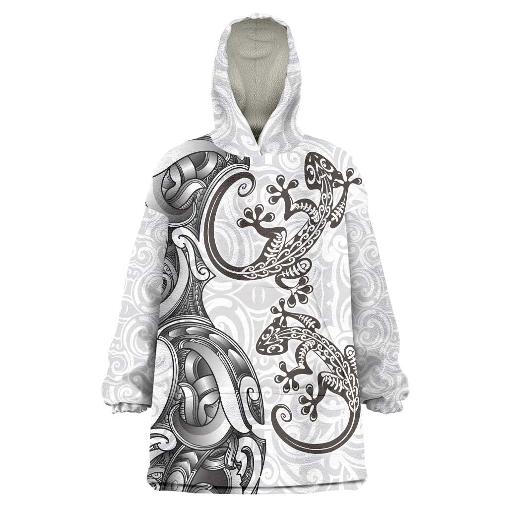 New Zealand Gecko Maori Art Tattoo Wearable Blanket Hoodie White Color