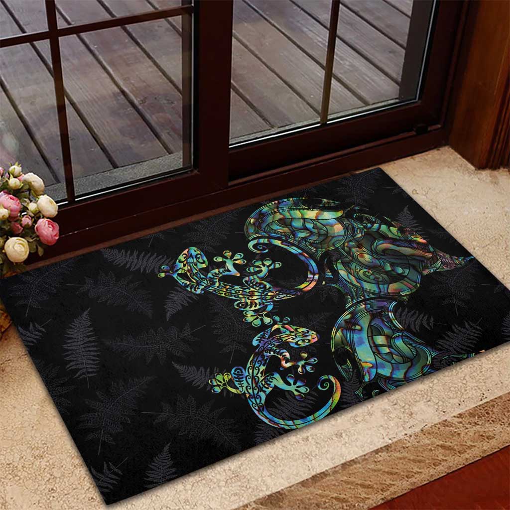 New Zealand Gecko Maori Art Tattoo Rubber Doormat Silver Fern and Paua Shell Mode LT03 - Polynesian Pride