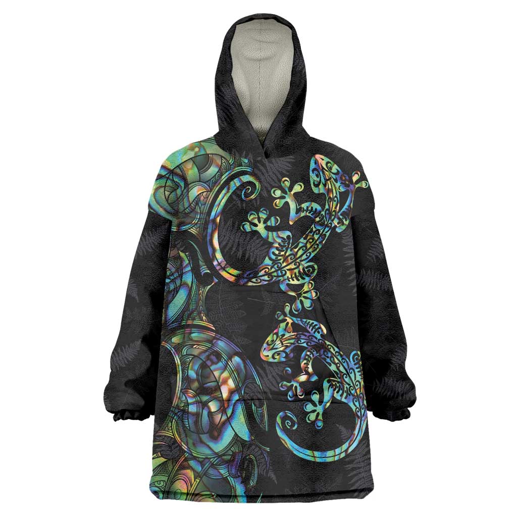 New Zealand Gecko Maori Art Tattoo Wearable Blanket Hoodie Silver Fern and Paua Shell Mode