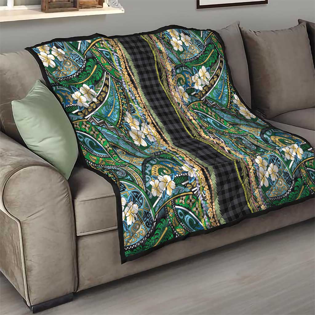 Hawaiian Art Flower Tribal with Lei Quilt Palaka Pattern Black Color - Polynesian Pride