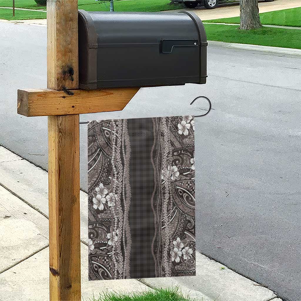 Hawaiian Art Flower Tribal with Lei Garden Flag Palaka Pattern Grayscale - Polynesian Pride