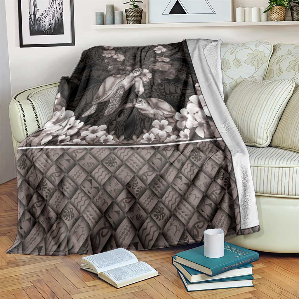 Hawaiian Lei Turtle and Plumeria Blanket Polynerian Art Tattoo-Grayscale Mode LT03 Black - Polynesian Pride
