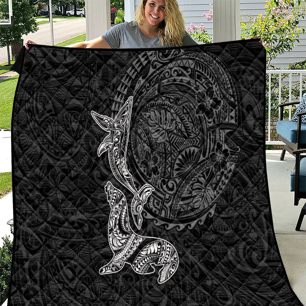 Hawaiian Monk Seal and Whale Quilt Kakau Tribal Pattern Grayscale LT03 Black - Polynesian Pride