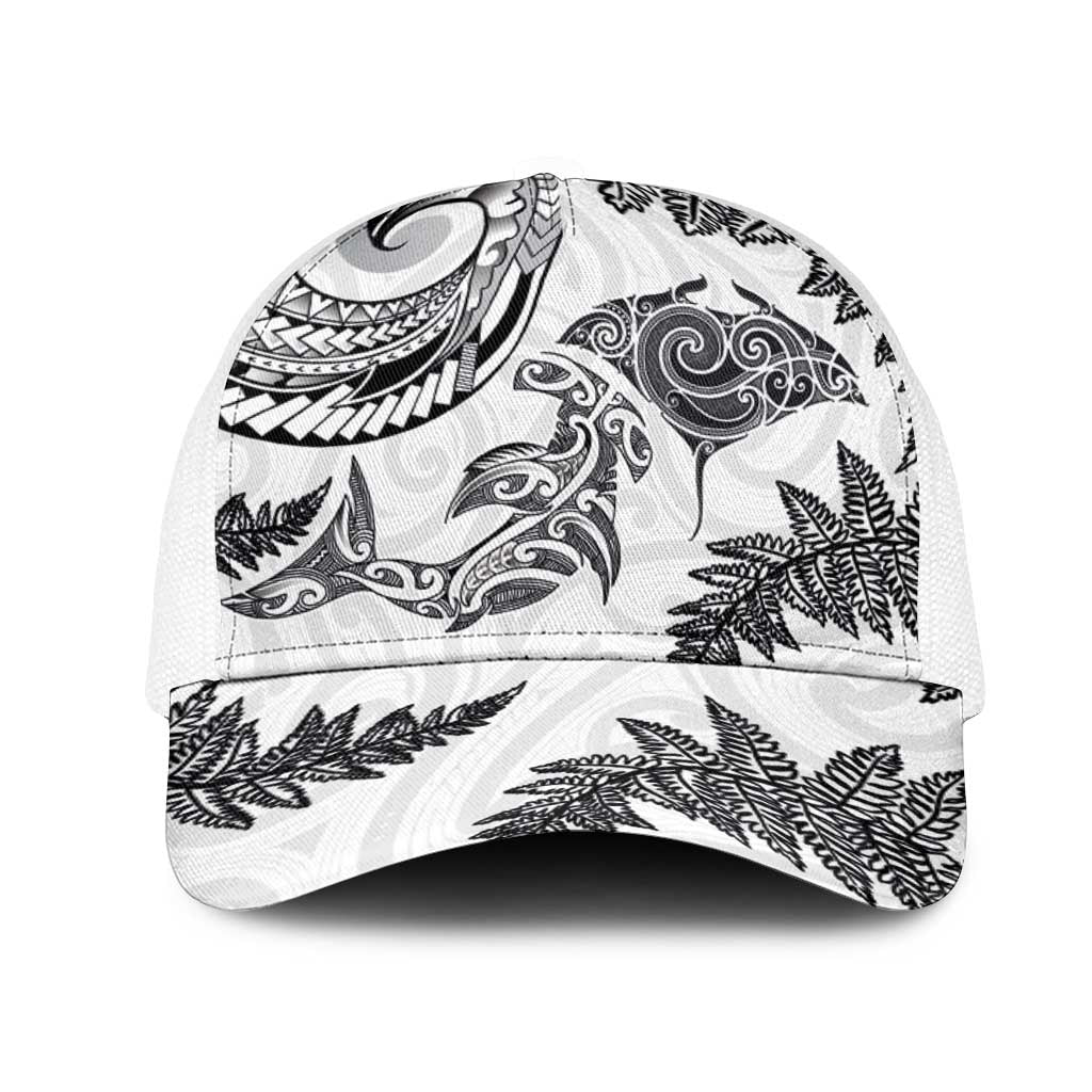 New Zealand Sea Animals with Maori Tribal Tattoo Mesh Trucker Cap Shark Manta Ray with Silver Fern White
