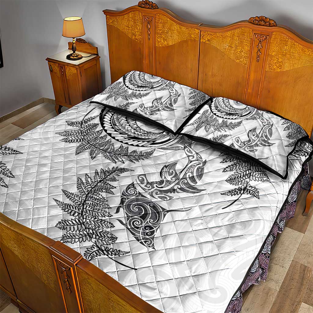 New Zealand Sea Animals with Maori Tribal Tattoo Quilt Bed Set Shark Manta Ray with Silver Fern White