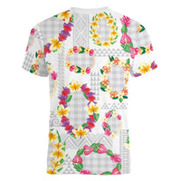 Hawaiian Kakau Tattoo Leis and Palaka Pattern Women V-Neck T-Shirt Traditional Aloha Tribal White Color